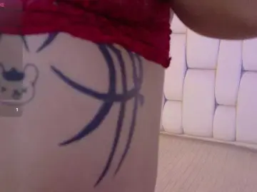 Valkiriamoore  live sex cam