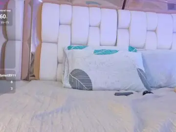 Valkiriamoore  live sex cam