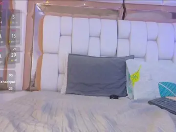 Valkiriamoore  live sex cam