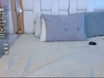 Valkiriamoore  live sex cam