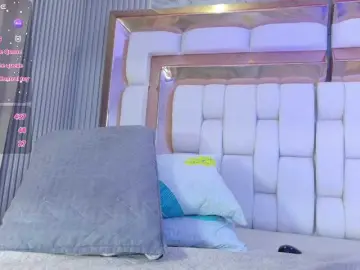 Valkiriamoore  live sex cam