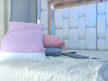 Valkiriamoore  live sex cam