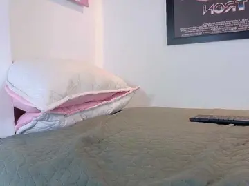 Valkiriamoore  live sex cam