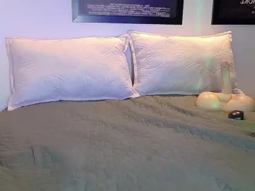 Valkiriamoore  live sex cam