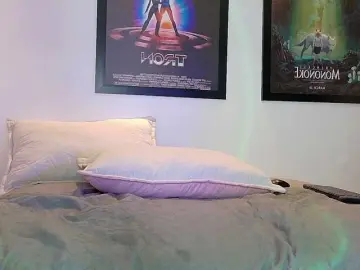 Valkiriamoore  live sex cam