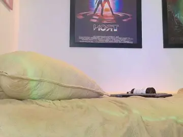 Valkiriamoore  live sex cam