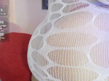Valkiriamoore  live sex cam