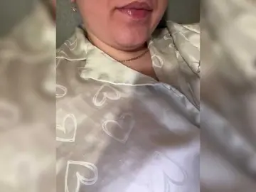 Amber-Lorinda  live sex cam