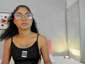 PauleteW10  live sex cam