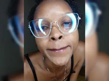 Roundbootie  live sex cam