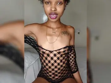 Roundbootie  live sex cam
