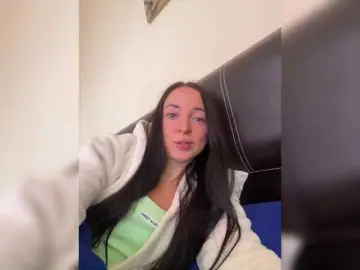 Uljchik  live sex cam