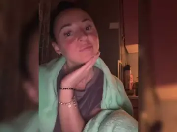 Uljchik  live sex cam