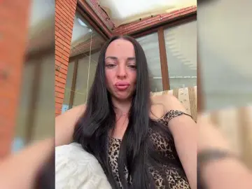 Uljchik  live sex cam