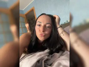 Uljchik  live sex cam