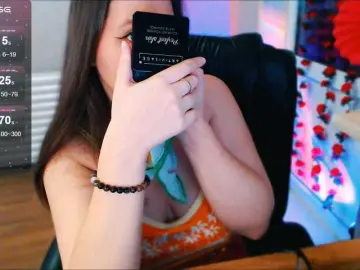 Elizabeth-3  live sex cam