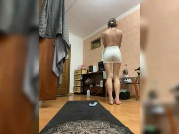 Laroshka  live sex cam