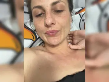 Laroshka  live sex cam