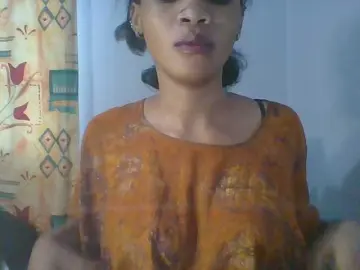 Prettie-brownskin  live sex cam