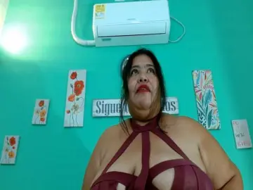 Dollbbw69  live sex cam