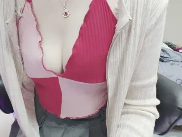 Twhanhan  live sex cam