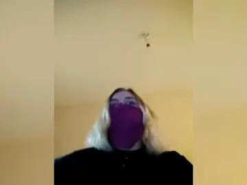 Lesli-brain  live sex cam