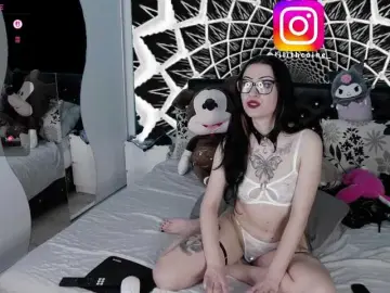 Lilith-Caine  live sex cam