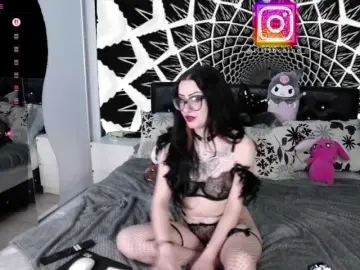 Lilith-Caine  live sex cam