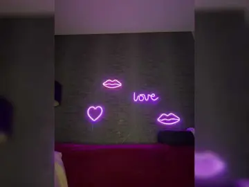 MelodyFox  live sex cam