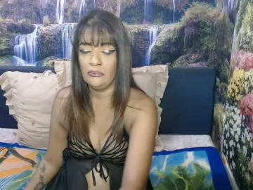 Indianaqua  live sex cam