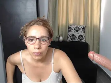 Sweetperlahot  live sex cam