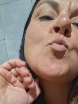 Gretaswetty1  live sex cam