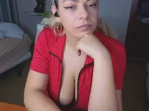 Yoli_Morena  live sex cam