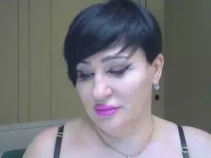 Kleo37  live sex cam