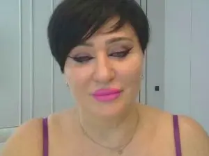 Kleo37  live sex cam