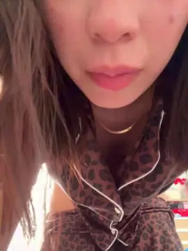 Niki325600  live sex cam