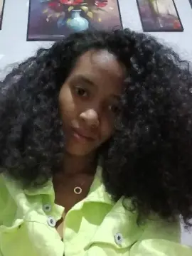 Berthine5  live sex cam