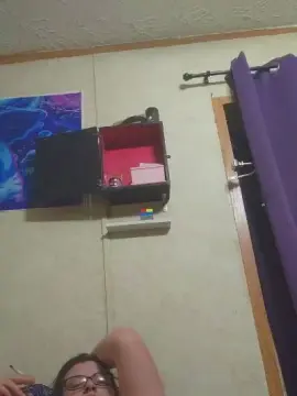 Hippiesoul204  live sex cam