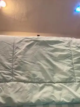 Prettyittybitty  live sex cam