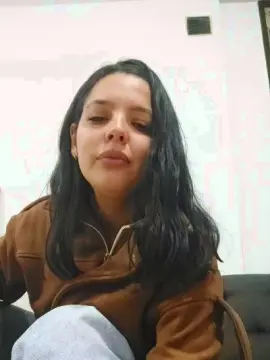 DarkhoneyX  live sex cam