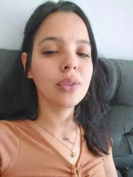 DarkhoneyX  live sex cam