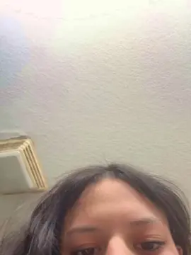 Chxrry_b0mbz  live sex cam