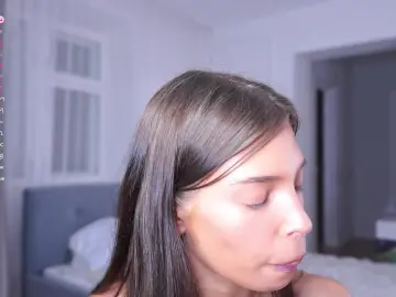 Kittyummy  live sex cam