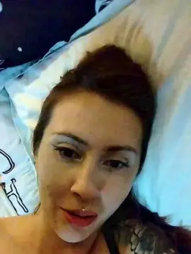 Bruhpeachy  live sex cam