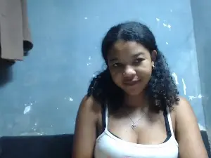 Elyjinah  live sex cam