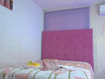 Luisa_and_wan  live sex cam