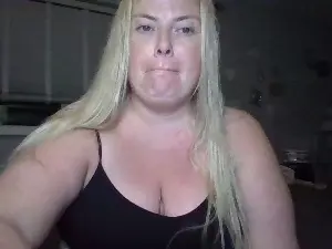 Holly_mae26  live sex cam