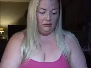 Holly_mae26  live sex cam
