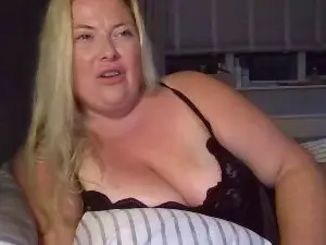 Holly_mae26  live sex cam