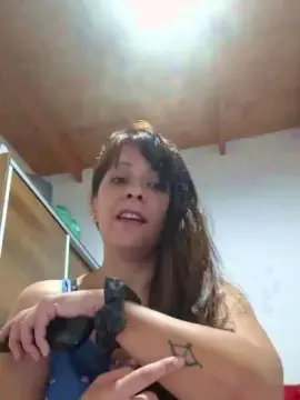 Soy_elihot  live sex cam